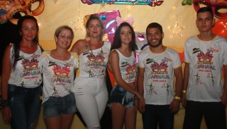 
<a style='margin-left: 5px;' class='btn btn-xs btn-social btn-facebook' href='https://www.facebook.com/sharer/sharer.php?u=https://www.galeramix.com.br/imagem/a63/800-800-90/conteudo/site_galerias/63/baile-de-carnaval-para-casais-ctg-fogao-de-lenha-tijucas-45.jpg' rel='popup' data-width='500' data-height='400'><i class='fa fa-facebook'></i>Compartilhar <span class='hidden-xs'>no Facebook</span>
</a> 
<a class='btn btn-default btn-xs' target='_blank' href='imagem/a63/800-800-90/conteudo/site_galerias/63/baile-de-carnaval-para-casais-ctg-fogao-de-lenha-tijucas-45.jpg'>
<span class='glyphicon glyphicon-cloud-download'></span> Salvar
</a>
