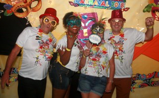 
<a style='margin-left: 5px;' class='btn btn-xs btn-social btn-facebook' href='https://www.facebook.com/sharer/sharer.php?u=https://www.galeramix.com.br/imagem/a63/800-800-90/conteudo/site_galerias/63/baile-de-carnaval-para-casais-ctg-fogao-de-lenha-tijucas-51.jpg' rel='popup' data-width='500' data-height='400'><i class='fa fa-facebook'></i>Compartilhar <span class='hidden-xs'>no Facebook</span>
</a> 
<a class='btn btn-default btn-xs' target='_blank' href='imagem/a63/800-800-90/conteudo/site_galerias/63/baile-de-carnaval-para-casais-ctg-fogao-de-lenha-tijucas-51.jpg'>
<span class='glyphicon glyphicon-cloud-download'></span> Salvar
</a>
