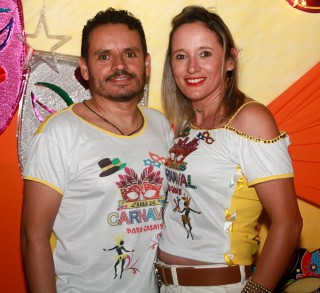 
<a style='margin-left: 5px;' class='btn btn-xs btn-social btn-facebook' href='https://www.facebook.com/sharer/sharer.php?u=https://www.galeramix.com.br/imagem/a63/800-800-90/conteudo/site_galerias/63/baile-de-carnaval-para-casais-ctg-fogao-de-lenha-tijucas-54.jpg' rel='popup' data-width='500' data-height='400'><i class='fa fa-facebook'></i>Compartilhar <span class='hidden-xs'>no Facebook</span>
</a> 
<a class='btn btn-default btn-xs' target='_blank' href='imagem/a63/800-800-90/conteudo/site_galerias/63/baile-de-carnaval-para-casais-ctg-fogao-de-lenha-tijucas-54.jpg'>
<span class='glyphicon glyphicon-cloud-download'></span> Salvar
</a>
