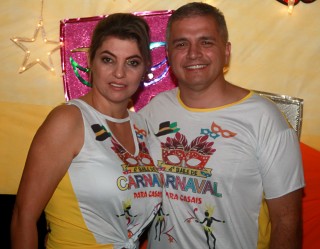 
<a style='margin-left: 5px;' class='btn btn-xs btn-social btn-facebook' href='https://www.facebook.com/sharer/sharer.php?u=https://www.galeramix.com.br/imagem/a63/800-800-90/conteudo/site_galerias/63/baile-de-carnaval-para-casais-ctg-fogao-de-lenha-tijucas-58.jpg' rel='popup' data-width='500' data-height='400'><i class='fa fa-facebook'></i>Compartilhar <span class='hidden-xs'>no Facebook</span>
</a> 
<a class='btn btn-default btn-xs' target='_blank' href='imagem/a63/800-800-90/conteudo/site_galerias/63/baile-de-carnaval-para-casais-ctg-fogao-de-lenha-tijucas-58.jpg'>
<span class='glyphicon glyphicon-cloud-download'></span> Salvar
</a>
