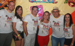 
<a style='margin-left: 5px;' class='btn btn-xs btn-social btn-facebook' href='https://www.facebook.com/sharer/sharer.php?u=https://www.galeramix.com.br/imagem/a63/800-800-90/conteudo/site_galerias/63/baile-de-carnaval-para-casais-ctg-fogao-de-lenha-tijucas-60.jpg' rel='popup' data-width='500' data-height='400'><i class='fa fa-facebook'></i>Compartilhar <span class='hidden-xs'>no Facebook</span>
</a> 
<a class='btn btn-default btn-xs' target='_blank' href='imagem/a63/800-800-90/conteudo/site_galerias/63/baile-de-carnaval-para-casais-ctg-fogao-de-lenha-tijucas-60.jpg'>
<span class='glyphicon glyphicon-cloud-download'></span> Salvar
</a>
