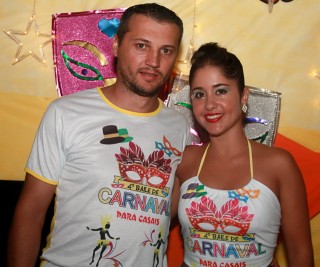 
<a style='margin-left: 5px;' class='btn btn-xs btn-social btn-facebook' href='https://www.facebook.com/sharer/sharer.php?u=https://www.galeramix.com.br/imagem/a63/800-800-90/conteudo/site_galerias/63/baile-de-carnaval-para-casais-ctg-fogao-de-lenha-tijucas-69.jpg' rel='popup' data-width='500' data-height='400'><i class='fa fa-facebook'></i>Compartilhar <span class='hidden-xs'>no Facebook</span>
</a> 
<a class='btn btn-default btn-xs' target='_blank' href='imagem/a63/800-800-90/conteudo/site_galerias/63/baile-de-carnaval-para-casais-ctg-fogao-de-lenha-tijucas-69.jpg'>
<span class='glyphicon glyphicon-cloud-download'></span> Salvar
</a>
