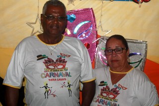 
<a style='margin-left: 5px;' class='btn btn-xs btn-social btn-facebook' href='https://www.facebook.com/sharer/sharer.php?u=https://www.galeramix.com.br/imagem/a63/800-800-90/conteudo/site_galerias/63/baile-de-carnaval-para-casais-ctg-fogao-de-lenha-tijucas-72.jpg' rel='popup' data-width='500' data-height='400'><i class='fa fa-facebook'></i>Compartilhar <span class='hidden-xs'>no Facebook</span>
</a> 
<a class='btn btn-default btn-xs' target='_blank' href='imagem/a63/800-800-90/conteudo/site_galerias/63/baile-de-carnaval-para-casais-ctg-fogao-de-lenha-tijucas-72.jpg'>
<span class='glyphicon glyphicon-cloud-download'></span> Salvar
</a>
