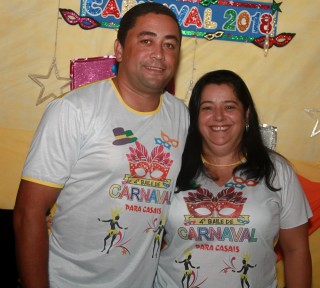 
<a style='margin-left: 5px;' class='btn btn-xs btn-social btn-facebook' href='https://www.facebook.com/sharer/sharer.php?u=https://www.galeramix.com.br/imagem/a63/800-800-90/conteudo/site_galerias/63/baile-de-carnaval-para-casais-ctg-fogao-de-lenha-tijucas-78.jpg' rel='popup' data-width='500' data-height='400'><i class='fa fa-facebook'></i>Compartilhar <span class='hidden-xs'>no Facebook</span>
</a> 
<a class='btn btn-default btn-xs' target='_blank' href='imagem/a63/800-800-90/conteudo/site_galerias/63/baile-de-carnaval-para-casais-ctg-fogao-de-lenha-tijucas-78.jpg'>
<span class='glyphicon glyphicon-cloud-download'></span> Salvar
</a>
