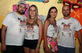 
<a style='margin-left: 5px;' class='btn btn-xs btn-social btn-facebook' href='https://www.facebook.com/sharer/sharer.php?u=https://www.galeramix.com.br/imagem/a63/800-800-90/conteudo/site_galerias/63/baile-de-carnaval-para-casais-ctg-fogao-de-lenha-tijucas-79.jpg' rel='popup' data-width='500' data-height='400'><i class='fa fa-facebook'></i>Compartilhar <span class='hidden-xs'>no Facebook</span>
</a> 
<a class='btn btn-default btn-xs' target='_blank' href='imagem/a63/800-800-90/conteudo/site_galerias/63/baile-de-carnaval-para-casais-ctg-fogao-de-lenha-tijucas-79.jpg'>
<span class='glyphicon glyphicon-cloud-download'></span> Salvar
</a>
