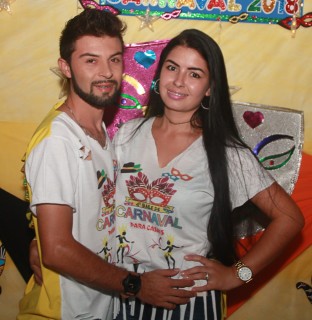 
<a style='margin-left: 5px;' class='btn btn-xs btn-social btn-facebook' href='https://www.facebook.com/sharer/sharer.php?u=https://www.galeramix.com.br/imagem/a63/800-800-90/conteudo/site_galerias/63/baile-de-carnaval-para-casais-ctg-fogao-de-lenha-tijucas-8.jpg' rel='popup' data-width='500' data-height='400'><i class='fa fa-facebook'></i>Compartilhar <span class='hidden-xs'>no Facebook</span>
</a> 
<a class='btn btn-default btn-xs' target='_blank' href='imagem/a63/800-800-90/conteudo/site_galerias/63/baile-de-carnaval-para-casais-ctg-fogao-de-lenha-tijucas-8.jpg'>
<span class='glyphicon glyphicon-cloud-download'></span> Salvar
</a>
