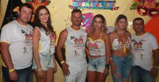 
<a style='margin-left: 5px;' class='btn btn-xs btn-social btn-facebook' href='https://www.facebook.com/sharer/sharer.php?u=https://www.galeramix.com.br/imagem/a63/800-800-90/conteudo/site_galerias/63/baile-de-carnaval-para-casais-ctg-fogao-de-lenha-tijucas-93.jpg' rel='popup' data-width='500' data-height='400'><i class='fa fa-facebook'></i>Compartilhar <span class='hidden-xs'>no Facebook</span>
</a> 
<a class='btn btn-default btn-xs' target='_blank' href='imagem/a63/800-800-90/conteudo/site_galerias/63/baile-de-carnaval-para-casais-ctg-fogao-de-lenha-tijucas-93.jpg'>
<span class='glyphicon glyphicon-cloud-download'></span> Salvar
</a>
