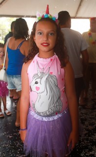 
                            <a style='margin-left: 5px;' class='btn btn-xs btn-social btn-facebook' href='https://www.facebook.com/sharer/sharer.php?u=https://www.galeramix.com.br/imagem/a64/800-800-90/conteudo/site_galerias/64/carnaval-infantil-casarao-gallotti-tijucas-11.jpg' rel='popup' data-width='500' data-height='400'><i class='fa fa-facebook'></i>Compartilhar <span class='hidden-xs'>no Facebook</span>
                        </a> 
                        <a class='btn btn-default btn-xs' target='_blank' href='imagem/a64/800-800-90/conteudo/site_galerias/64/carnaval-infantil-casarao-gallotti-tijucas-11.jpg'>
                            <span class='glyphicon glyphicon-cloud-download'></span> Salvar
                        </a>
                        