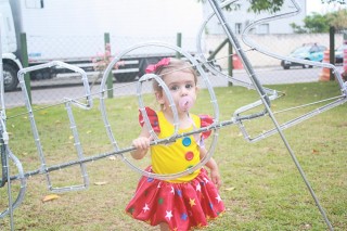 
<a style='margin-left: 5px;' class='btn btn-xs btn-social btn-facebook' href='https://www.facebook.com/sharer/sharer.php?u=https://www.galeramix.com.br/imagem/a64/800-800-90/conteudo/site_galerias/64/carnaval-infantil-casarao-gallotti-tijucas-25.jpg' rel='popup' data-width='500' data-height='400'><i class='fa fa-facebook'></i>Compartilhar <span class='hidden-xs'>no Facebook</span>
</a> 
<a class='btn btn-default btn-xs' target='_blank' href='imagem/a64/800-800-90/conteudo/site_galerias/64/carnaval-infantil-casarao-gallotti-tijucas-25.jpg'>
<span class='glyphicon glyphicon-cloud-download'></span> Salvar
</a>
