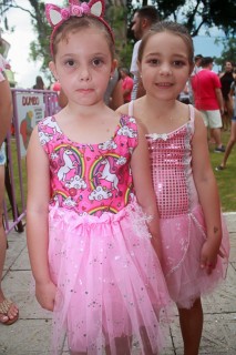 
<a style='margin-left: 5px;' class='btn btn-xs btn-social btn-facebook' href='https://www.facebook.com/sharer/sharer.php?u=https://www.galeramix.com.br/imagem/a64/800-800-90/conteudo/site_galerias/64/carnaval-infantil-casarao-gallotti-tijucas-38.jpg' rel='popup' data-width='500' data-height='400'><i class='fa fa-facebook'></i>Compartilhar <span class='hidden-xs'>no Facebook</span>
</a> 
<a class='btn btn-default btn-xs' target='_blank' href='imagem/a64/800-800-90/conteudo/site_galerias/64/carnaval-infantil-casarao-gallotti-tijucas-38.jpg'>
<span class='glyphicon glyphicon-cloud-download'></span> Salvar
</a>
