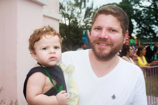 
<a style='margin-left: 5px;' class='btn btn-xs btn-social btn-facebook' href='https://www.facebook.com/sharer/sharer.php?u=https://www.galeramix.com.br/imagem/a64/800-800-90/conteudo/site_galerias/64/carnaval-infantil-casarao-gallotti-tijucas-41.jpg' rel='popup' data-width='500' data-height='400'><i class='fa fa-facebook'></i>Compartilhar <span class='hidden-xs'>no Facebook</span>
</a> 
<a class='btn btn-default btn-xs' target='_blank' href='imagem/a64/800-800-90/conteudo/site_galerias/64/carnaval-infantil-casarao-gallotti-tijucas-41.jpg'>
<span class='glyphicon glyphicon-cloud-download'></span> Salvar
</a>
