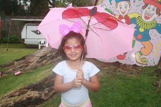 
<a style='margin-left: 5px;' class='btn btn-xs btn-social btn-facebook' href='https://www.facebook.com/sharer/sharer.php?u=https://www.galeramix.com.br/imagem/a64/800-800-90/conteudo/site_galerias/64/carnaval-infantil-casarao-gallotti-tijucas-45.jpg' rel='popup' data-width='500' data-height='400'><i class='fa fa-facebook'></i>Compartilhar <span class='hidden-xs'>no Facebook</span>
</a> 
<a class='btn btn-default btn-xs' target='_blank' href='imagem/a64/800-800-90/conteudo/site_galerias/64/carnaval-infantil-casarao-gallotti-tijucas-45.jpg'>
<span class='glyphicon glyphicon-cloud-download'></span> Salvar
</a>
