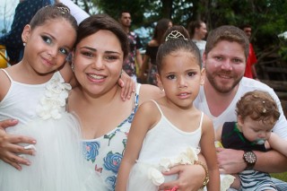 
<a style='margin-left: 5px;' class='btn btn-xs btn-social btn-facebook' href='https://www.facebook.com/sharer/sharer.php?u=https://www.galeramix.com.br/imagem/a64/800-800-90/conteudo/site_galerias/64/carnaval-infantil-casarao-gallotti-tijucas-58.jpg' rel='popup' data-width='500' data-height='400'><i class='fa fa-facebook'></i>Compartilhar <span class='hidden-xs'>no Facebook</span>
</a> 
<a class='btn btn-default btn-xs' target='_blank' href='imagem/a64/800-800-90/conteudo/site_galerias/64/carnaval-infantil-casarao-gallotti-tijucas-58.jpg'>
<span class='glyphicon glyphicon-cloud-download'></span> Salvar
</a>
