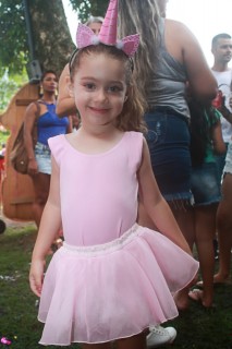 
<a style='margin-left: 5px;' class='btn btn-xs btn-social btn-facebook' href='https://www.facebook.com/sharer/sharer.php?u=https://www.galeramix.com.br/imagem/a64/800-800-90/conteudo/site_galerias/64/carnaval-infantil-casarao-gallotti-tijucas-6.jpg' rel='popup' data-width='500' data-height='400'><i class='fa fa-facebook'></i>Compartilhar <span class='hidden-xs'>no Facebook</span>
</a> 
<a class='btn btn-default btn-xs' target='_blank' href='imagem/a64/800-800-90/conteudo/site_galerias/64/carnaval-infantil-casarao-gallotti-tijucas-6.jpg'>
<span class='glyphicon glyphicon-cloud-download'></span> Salvar
</a>
