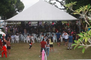 
<a style='margin-left: 5px;' class='btn btn-xs btn-social btn-facebook' href='https://www.facebook.com/sharer/sharer.php?u=https://www.galeramix.com.br/imagem/a64/800-800-90/conteudo/site_galerias/64/carnaval-infantil-casarao-gallotti-tijucas-62.jpg' rel='popup' data-width='500' data-height='400'><i class='fa fa-facebook'></i>Compartilhar <span class='hidden-xs'>no Facebook</span>
</a> 
<a class='btn btn-default btn-xs' target='_blank' href='imagem/a64/800-800-90/conteudo/site_galerias/64/carnaval-infantil-casarao-gallotti-tijucas-62.jpg'>
<span class='glyphicon glyphicon-cloud-download'></span> Salvar
</a>
