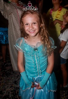 
<a style='margin-left: 5px;' class='btn btn-xs btn-social btn-facebook' href='https://www.facebook.com/sharer/sharer.php?u=https://www.galeramix.com.br/imagem/a64/800-800-90/conteudo/site_galerias/64/carnaval-infantil-casarao-gallotti-tijucas-77.jpg' rel='popup' data-width='500' data-height='400'><i class='fa fa-facebook'></i>Compartilhar <span class='hidden-xs'>no Facebook</span>
</a> 
<a class='btn btn-default btn-xs' target='_blank' href='imagem/a64/800-800-90/conteudo/site_galerias/64/carnaval-infantil-casarao-gallotti-tijucas-77.jpg'>
<span class='glyphicon glyphicon-cloud-download'></span> Salvar
</a>
