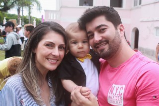 
                                    <a style='margin-left: 5px;' class='btn btn-xs btn-social btn-facebook' href='https://www.facebook.com/sharer/sharer.php?u=https://www.galeramix.com.br/imagem/a65/800-800-90/conteudo/site_galerias/65/carnaval-infantil-casarao-gallotti-tijucas-galera-mix-1.jpg' rel='popup' data-width='500' data-height='400'><i class='fa fa-facebook'></i>Compartilhar <span class='hidden-xs'>no Facebook</span>
                                </a> 
                                <a class='btn btn-default btn-xs' target='_blank' href='imagem/a65/800-800-90/conteudo/site_galerias/65/carnaval-infantil-casarao-gallotti-tijucas-galera-mix-1.jpg'>
                                    <span class='glyphicon glyphicon-cloud-download'></span> Salvar
                                </a>
                                