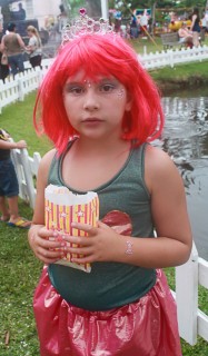 
                                <a style='margin-left: 5px;' class='btn btn-xs btn-social btn-facebook' href='https://www.facebook.com/sharer/sharer.php?u=https://www.galeramix.com.br/imagem/a65/800-800-90/conteudo/site_galerias/65/carnaval-infantil-casarao-gallotti-tijucas-galera-mix-10.jpg' rel='popup' data-width='500' data-height='400'><i class='fa fa-facebook'></i>Compartilhar <span class='hidden-xs'>no Facebook</span>
                            </a> 
                            <a class='btn btn-default btn-xs' target='_blank' href='imagem/a65/800-800-90/conteudo/site_galerias/65/carnaval-infantil-casarao-gallotti-tijucas-galera-mix-10.jpg'>
                                <span class='glyphicon glyphicon-cloud-download'></span> Salvar
                            </a>
                            