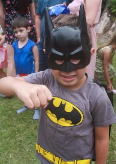 
<a style='margin-left: 5px;' class='btn btn-xs btn-social btn-facebook' href='https://www.facebook.com/sharer/sharer.php?u=https://www.galeramix.com.br/imagem/a65/800-800-90/conteudo/site_galerias/65/carnaval-infantil-casarao-gallotti-tijucas-galera-mix-25.jpg' rel='popup' data-width='500' data-height='400'><i class='fa fa-facebook'></i>Compartilhar <span class='hidden-xs'>no Facebook</span>
</a> 
<a class='btn btn-default btn-xs' target='_blank' href='imagem/a65/800-800-90/conteudo/site_galerias/65/carnaval-infantil-casarao-gallotti-tijucas-galera-mix-25.jpg'>
<span class='glyphicon glyphicon-cloud-download'></span> Salvar
</a>
