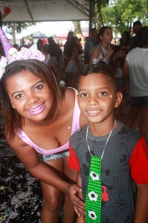 
<a style='margin-left: 5px;' class='btn btn-xs btn-social btn-facebook' href='https://www.facebook.com/sharer/sharer.php?u=https://www.galeramix.com.br/imagem/a65/800-800-90/conteudo/site_galerias/65/carnaval-infantil-casarao-gallotti-tijucas-galera-mix-30.jpg' rel='popup' data-width='500' data-height='400'><i class='fa fa-facebook'></i>Compartilhar <span class='hidden-xs'>no Facebook</span>
</a> 
<a class='btn btn-default btn-xs' target='_blank' href='imagem/a65/800-800-90/conteudo/site_galerias/65/carnaval-infantil-casarao-gallotti-tijucas-galera-mix-30.jpg'>
<span class='glyphicon glyphicon-cloud-download'></span> Salvar
</a>
