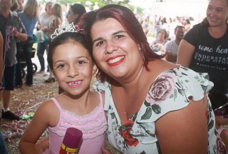 
<a style='margin-left: 5px;' class='btn btn-xs btn-social btn-facebook' href='https://www.facebook.com/sharer/sharer.php?u=https://www.galeramix.com.br/imagem/a65/800-800-90/conteudo/site_galerias/65/carnaval-infantil-casarao-gallotti-tijucas-galera-mix-35.jpg' rel='popup' data-width='500' data-height='400'><i class='fa fa-facebook'></i>Compartilhar <span class='hidden-xs'>no Facebook</span>
</a> 
<a class='btn btn-default btn-xs' target='_blank' href='imagem/a65/800-800-90/conteudo/site_galerias/65/carnaval-infantil-casarao-gallotti-tijucas-galera-mix-35.jpg'>
<span class='glyphicon glyphicon-cloud-download'></span> Salvar
</a>
