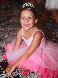 
<a style='margin-left: 5px;' class='btn btn-xs btn-social btn-facebook' href='https://www.facebook.com/sharer/sharer.php?u=https://www.galeramix.com.br/imagem/a65/800-800-90/conteudo/site_galerias/65/carnaval-infantil-casarao-gallotti-tijucas-galera-mix-52.jpg' rel='popup' data-width='500' data-height='400'><i class='fa fa-facebook'></i>Compartilhar <span class='hidden-xs'>no Facebook</span>
</a> 
<a class='btn btn-default btn-xs' target='_blank' href='imagem/a65/800-800-90/conteudo/site_galerias/65/carnaval-infantil-casarao-gallotti-tijucas-galera-mix-52.jpg'>
<span class='glyphicon glyphicon-cloud-download'></span> Salvar
</a>
