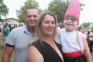 
<a style='margin-left: 5px;' class='btn btn-xs btn-social btn-facebook' href='https://www.facebook.com/sharer/sharer.php?u=https://www.galeramix.com.br/imagem/a65/800-800-90/conteudo/site_galerias/65/carnaval-infantil-casarao-gallotti-tijucas-galera-mix-6.jpg' rel='popup' data-width='500' data-height='400'><i class='fa fa-facebook'></i>Compartilhar <span class='hidden-xs'>no Facebook</span>
</a> 
<a class='btn btn-default btn-xs' target='_blank' href='imagem/a65/800-800-90/conteudo/site_galerias/65/carnaval-infantil-casarao-gallotti-tijucas-galera-mix-6.jpg'>
<span class='glyphicon glyphicon-cloud-download'></span> Salvar
</a>
