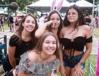 
<a style='margin-left: 5px;' class='btn btn-xs btn-social btn-facebook' href='https://www.facebook.com/sharer/sharer.php?u=https://www.galeramix.com.br/imagem/a65/800-800-90/conteudo/site_galerias/65/carnaval-infantil-casarao-gallotti-tijucas-galera-mix-63.jpg' rel='popup' data-width='500' data-height='400'><i class='fa fa-facebook'></i>Compartilhar <span class='hidden-xs'>no Facebook</span>
</a> 
<a class='btn btn-default btn-xs' target='_blank' href='imagem/a65/800-800-90/conteudo/site_galerias/65/carnaval-infantil-casarao-gallotti-tijucas-galera-mix-63.jpg'>
<span class='glyphicon glyphicon-cloud-download'></span> Salvar
</a>
