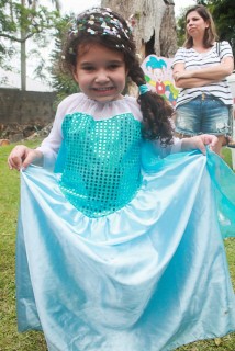 
<a style='margin-left: 5px;' class='btn btn-xs btn-social btn-facebook' href='https://www.facebook.com/sharer/sharer.php?u=https://www.galeramix.com.br/imagem/a65/800-800-90/conteudo/site_galerias/65/carnaval-infantil-casarao-gallotti-tijucas-galera-mix-85.jpg' rel='popup' data-width='500' data-height='400'><i class='fa fa-facebook'></i>Compartilhar <span class='hidden-xs'>no Facebook</span>
</a> 
<a class='btn btn-default btn-xs' target='_blank' href='imagem/a65/800-800-90/conteudo/site_galerias/65/carnaval-infantil-casarao-gallotti-tijucas-galera-mix-85.jpg'>
<span class='glyphicon glyphicon-cloud-download'></span> Salvar
</a>
