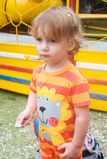 
<a style='margin-left: 5px;' class='btn btn-xs btn-social btn-facebook' href='https://www.facebook.com/sharer/sharer.php?u=https://www.galeramix.com.br/imagem/a65/800-800-90/conteudo/site_galerias/65/carnaval-infantil-casarao-gallotti-tijucas-galera-mix-86.jpg' rel='popup' data-width='500' data-height='400'><i class='fa fa-facebook'></i>Compartilhar <span class='hidden-xs'>no Facebook</span>
</a> 
<a class='btn btn-default btn-xs' target='_blank' href='imagem/a65/800-800-90/conteudo/site_galerias/65/carnaval-infantil-casarao-gallotti-tijucas-galera-mix-86.jpg'>
<span class='glyphicon glyphicon-cloud-download'></span> Salvar
</a>
