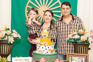 
                            <a style='margin-left: 5px;' class='btn btn-xs btn-social btn-facebook' href='https://www.facebook.com/sharer/sharer.php?u=https://www.galeramix.com.br/imagem/a66/800-800-90/conteudo/site_galerias/66/pi-2-anos-11.jpg' rel='popup' data-width='500' data-height='400'><i class='fa fa-facebook'></i>Compartilhar <span class='hidden-xs'>no Facebook</span>
                        </a> 
                        <a class='btn btn-default btn-xs' target='_blank' href='imagem/a66/800-800-90/conteudo/site_galerias/66/pi-2-anos-11.jpg'>
                            <span class='glyphicon glyphicon-cloud-download'></span> Salvar
                        </a>
                        