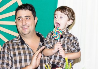 
<a style='margin-left: 5px;' class='btn btn-xs btn-social btn-facebook' href='https://www.facebook.com/sharer/sharer.php?u=https://www.galeramix.com.br/imagem/a66/800-800-90/conteudo/site_galerias/66/pi-2-anos-6.jpg' rel='popup' data-width='500' data-height='400'><i class='fa fa-facebook'></i>Compartilhar <span class='hidden-xs'>no Facebook</span>
</a> 
<a class='btn btn-default btn-xs' target='_blank' href='imagem/a66/800-800-90/conteudo/site_galerias/66/pi-2-anos-6.jpg'>
<span class='glyphicon glyphicon-cloud-download'></span> Salvar
</a>
