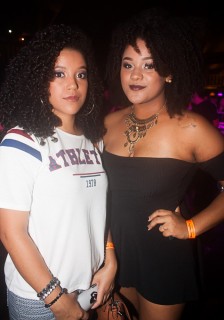 
        <a style='margin-left: 5px;' class='btn btn-xs btn-social btn-facebook' href='https://www.facebook.com/sharer/sharer.php?u=https://www.galeramix.com.br/imagem/a67/800-800-90/conteudo/site_galerias/67/annita-petry-galera-mix-104.jpg' rel='popup' data-width='500' data-height='400'><i class='fa fa-facebook'></i>Compartilhar <span class='hidden-xs'>no Facebook</span>
    </a> 
    <a class='btn btn-default btn-xs' target='_blank' href='imagem/a67/800-800-90/conteudo/site_galerias/67/annita-petry-galera-mix-104.jpg'>
        <span class='glyphicon glyphicon-cloud-download'></span> Salvar
    </a>
    