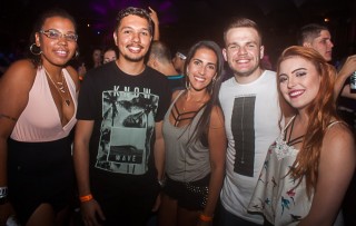 
<a style='margin-left: 5px;' class='btn btn-xs btn-social btn-facebook' href='https://www.facebook.com/sharer/sharer.php?u=https://www.galeramix.com.br/imagem/a67/800-800-90/conteudo/site_galerias/67/annita-petry-galera-mix-109.jpg' rel='popup' data-width='500' data-height='400'><i class='fa fa-facebook'></i>Compartilhar <span class='hidden-xs'>no Facebook</span>
</a> 
<a class='btn btn-default btn-xs' target='_blank' href='imagem/a67/800-800-90/conteudo/site_galerias/67/annita-petry-galera-mix-109.jpg'>
<span class='glyphicon glyphicon-cloud-download'></span> Salvar
</a>
