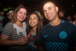 
<a style='margin-left: 5px;' class='btn btn-xs btn-social btn-facebook' href='https://www.facebook.com/sharer/sharer.php?u=https://www.galeramix.com.br/imagem/a67/800-800-90/conteudo/site_galerias/67/annita-petry-galera-mix-112.jpg' rel='popup' data-width='500' data-height='400'><i class='fa fa-facebook'></i>Compartilhar <span class='hidden-xs'>no Facebook</span>
</a> 
<a class='btn btn-default btn-xs' target='_blank' href='imagem/a67/800-800-90/conteudo/site_galerias/67/annita-petry-galera-mix-112.jpg'>
<span class='glyphicon glyphicon-cloud-download'></span> Salvar
</a>
