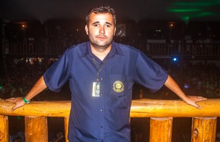 
<a style='margin-left: 5px;' class='btn btn-xs btn-social btn-facebook' href='https://www.facebook.com/sharer/sharer.php?u=https://www.galeramix.com.br/imagem/a67/800-800-90/conteudo/site_galerias/67/annita-petry-galera-mix-118.jpg' rel='popup' data-width='500' data-height='400'><i class='fa fa-facebook'></i>Compartilhar <span class='hidden-xs'>no Facebook</span>
</a> 
<a class='btn btn-default btn-xs' target='_blank' href='imagem/a67/800-800-90/conteudo/site_galerias/67/annita-petry-galera-mix-118.jpg'>
<span class='glyphicon glyphicon-cloud-download'></span> Salvar
</a>
