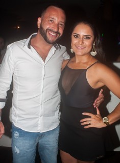 
<a style='margin-left: 5px;' class='btn btn-xs btn-social btn-facebook' href='https://www.facebook.com/sharer/sharer.php?u=https://www.galeramix.com.br/imagem/a67/800-800-90/conteudo/site_galerias/67/annita-petry-galera-mix-136.jpg' rel='popup' data-width='500' data-height='400'><i class='fa fa-facebook'></i>Compartilhar <span class='hidden-xs'>no Facebook</span>
</a> 
<a class='btn btn-default btn-xs' target='_blank' href='imagem/a67/800-800-90/conteudo/site_galerias/67/annita-petry-galera-mix-136.jpg'>
<span class='glyphicon glyphicon-cloud-download'></span> Salvar
</a>
