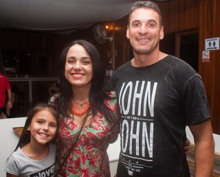 
<a style='margin-left: 5px;' class='btn btn-xs btn-social btn-facebook' href='https://www.facebook.com/sharer/sharer.php?u=https://www.galeramix.com.br/imagem/a67/800-800-90/conteudo/site_galerias/67/annita-petry-galera-mix-137.jpg' rel='popup' data-width='500' data-height='400'><i class='fa fa-facebook'></i>Compartilhar <span class='hidden-xs'>no Facebook</span>
</a> 
<a class='btn btn-default btn-xs' target='_blank' href='imagem/a67/800-800-90/conteudo/site_galerias/67/annita-petry-galera-mix-137.jpg'>
<span class='glyphicon glyphicon-cloud-download'></span> Salvar
</a>
