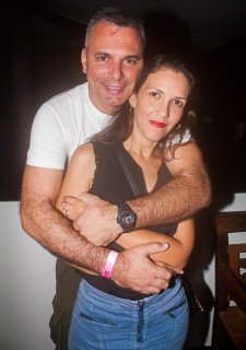 
<a style='margin-left: 5px;' class='btn btn-xs btn-social btn-facebook' href='https://www.facebook.com/sharer/sharer.php?u=https://www.galeramix.com.br/imagem/a67/800-800-90/conteudo/site_galerias/67/annita-petry-galera-mix-139.jpg' rel='popup' data-width='500' data-height='400'><i class='fa fa-facebook'></i>Compartilhar <span class='hidden-xs'>no Facebook</span>
</a> 
<a class='btn btn-default btn-xs' target='_blank' href='imagem/a67/800-800-90/conteudo/site_galerias/67/annita-petry-galera-mix-139.jpg'>
<span class='glyphicon glyphicon-cloud-download'></span> Salvar
</a>
