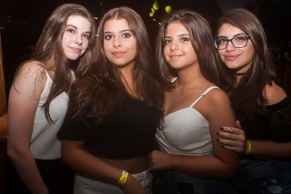 
<a style='margin-left: 5px;' class='btn btn-xs btn-social btn-facebook' href='https://www.facebook.com/sharer/sharer.php?u=https://www.galeramix.com.br/imagem/a67/800-800-90/conteudo/site_galerias/67/annita-petry-galera-mix-141.jpg' rel='popup' data-width='500' data-height='400'><i class='fa fa-facebook'></i>Compartilhar <span class='hidden-xs'>no Facebook</span>
</a> 
<a class='btn btn-default btn-xs' target='_blank' href='imagem/a67/800-800-90/conteudo/site_galerias/67/annita-petry-galera-mix-141.jpg'>
<span class='glyphicon glyphicon-cloud-download'></span> Salvar
</a>
