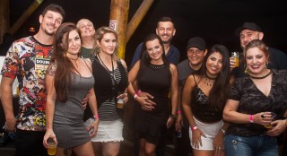 
<a style='margin-left: 5px;' class='btn btn-xs btn-social btn-facebook' href='https://www.facebook.com/sharer/sharer.php?u=https://www.galeramix.com.br/imagem/a67/800-800-90/conteudo/site_galerias/67/annita-petry-galera-mix-153.jpg' rel='popup' data-width='500' data-height='400'><i class='fa fa-facebook'></i>Compartilhar <span class='hidden-xs'>no Facebook</span>
</a> 
<a class='btn btn-default btn-xs' target='_blank' href='imagem/a67/800-800-90/conteudo/site_galerias/67/annita-petry-galera-mix-153.jpg'>
<span class='glyphicon glyphicon-cloud-download'></span> Salvar
</a>
