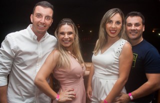 
<a style='margin-left: 5px;' class='btn btn-xs btn-social btn-facebook' href='https://www.facebook.com/sharer/sharer.php?u=https://www.galeramix.com.br/imagem/a67/800-800-90/conteudo/site_galerias/67/annita-petry-galera-mix-154.jpg' rel='popup' data-width='500' data-height='400'><i class='fa fa-facebook'></i>Compartilhar <span class='hidden-xs'>no Facebook</span>
</a> 
<a class='btn btn-default btn-xs' target='_blank' href='imagem/a67/800-800-90/conteudo/site_galerias/67/annita-petry-galera-mix-154.jpg'>
<span class='glyphicon glyphicon-cloud-download'></span> Salvar
</a>
