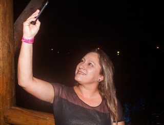 
<a style='margin-left: 5px;' class='btn btn-xs btn-social btn-facebook' href='https://www.facebook.com/sharer/sharer.php?u=https://www.galeramix.com.br/imagem/a67/800-800-90/conteudo/site_galerias/67/annita-petry-galera-mix-156.jpg' rel='popup' data-width='500' data-height='400'><i class='fa fa-facebook'></i>Compartilhar <span class='hidden-xs'>no Facebook</span>
</a> 
<a class='btn btn-default btn-xs' target='_blank' href='imagem/a67/800-800-90/conteudo/site_galerias/67/annita-petry-galera-mix-156.jpg'>
<span class='glyphicon glyphicon-cloud-download'></span> Salvar
</a>
