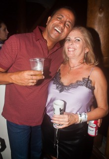 
<a style='margin-left: 5px;' class='btn btn-xs btn-social btn-facebook' href='https://www.facebook.com/sharer/sharer.php?u=https://www.galeramix.com.br/imagem/a67/800-800-90/conteudo/site_galerias/67/annita-petry-galera-mix-171.jpg' rel='popup' data-width='500' data-height='400'><i class='fa fa-facebook'></i>Compartilhar <span class='hidden-xs'>no Facebook</span>
</a> 
<a class='btn btn-default btn-xs' target='_blank' href='imagem/a67/800-800-90/conteudo/site_galerias/67/annita-petry-galera-mix-171.jpg'>
<span class='glyphicon glyphicon-cloud-download'></span> Salvar
</a>
