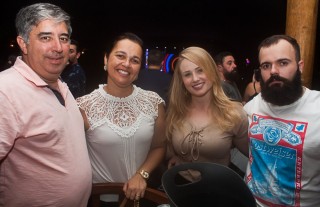 
<a style='margin-left: 5px;' class='btn btn-xs btn-social btn-facebook' href='https://www.facebook.com/sharer/sharer.php?u=https://www.galeramix.com.br/imagem/a67/800-800-90/conteudo/site_galerias/67/annita-petry-galera-mix-181.jpg' rel='popup' data-width='500' data-height='400'><i class='fa fa-facebook'></i>Compartilhar <span class='hidden-xs'>no Facebook</span>
</a> 
<a class='btn btn-default btn-xs' target='_blank' href='imagem/a67/800-800-90/conteudo/site_galerias/67/annita-petry-galera-mix-181.jpg'>
<span class='glyphicon glyphicon-cloud-download'></span> Salvar
</a>
