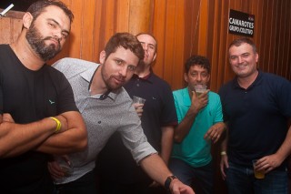 
<a style='margin-left: 5px;' class='btn btn-xs btn-social btn-facebook' href='https://www.facebook.com/sharer/sharer.php?u=https://www.galeramix.com.br/imagem/a67/800-800-90/conteudo/site_galerias/67/annita-petry-galera-mix-186.jpg' rel='popup' data-width='500' data-height='400'><i class='fa fa-facebook'></i>Compartilhar <span class='hidden-xs'>no Facebook</span>
</a> 
<a class='btn btn-default btn-xs' target='_blank' href='imagem/a67/800-800-90/conteudo/site_galerias/67/annita-petry-galera-mix-186.jpg'>
<span class='glyphicon glyphicon-cloud-download'></span> Salvar
</a>
