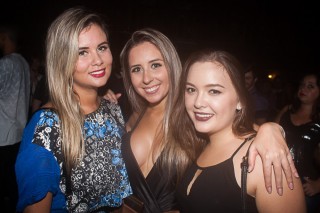 
<a style='margin-left: 5px;' class='btn btn-xs btn-social btn-facebook' href='https://www.facebook.com/sharer/sharer.php?u=https://www.galeramix.com.br/imagem/a67/800-800-90/conteudo/site_galerias/67/annita-petry-galera-mix-193.jpg' rel='popup' data-width='500' data-height='400'><i class='fa fa-facebook'></i>Compartilhar <span class='hidden-xs'>no Facebook</span>
</a> 
<a class='btn btn-default btn-xs' target='_blank' href='imagem/a67/800-800-90/conteudo/site_galerias/67/annita-petry-galera-mix-193.jpg'>
<span class='glyphicon glyphicon-cloud-download'></span> Salvar
</a>
