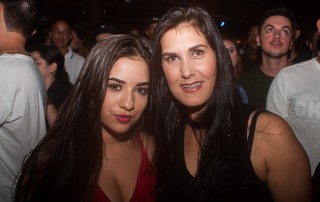 
<a style='margin-left: 5px;' class='btn btn-xs btn-social btn-facebook' href='https://www.facebook.com/sharer/sharer.php?u=https://www.galeramix.com.br/imagem/a67/800-800-90/conteudo/site_galerias/67/annita-petry-galera-mix-199.jpg' rel='popup' data-width='500' data-height='400'><i class='fa fa-facebook'></i>Compartilhar <span class='hidden-xs'>no Facebook</span>
</a> 
<a class='btn btn-default btn-xs' target='_blank' href='imagem/a67/800-800-90/conteudo/site_galerias/67/annita-petry-galera-mix-199.jpg'>
<span class='glyphicon glyphicon-cloud-download'></span> Salvar
</a>
