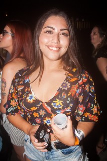 
<a style='margin-left: 5px;' class='btn btn-xs btn-social btn-facebook' href='https://www.facebook.com/sharer/sharer.php?u=https://www.galeramix.com.br/imagem/a67/800-800-90/conteudo/site_galerias/67/annita-petry-galera-mix-204.jpg' rel='popup' data-width='500' data-height='400'><i class='fa fa-facebook'></i>Compartilhar <span class='hidden-xs'>no Facebook</span>
</a> 
<a class='btn btn-default btn-xs' target='_blank' href='imagem/a67/800-800-90/conteudo/site_galerias/67/annita-petry-galera-mix-204.jpg'>
<span class='glyphicon glyphicon-cloud-download'></span> Salvar
</a>
