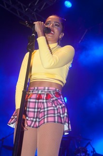 
<a style='margin-left: 5px;' class='btn btn-xs btn-social btn-facebook' href='https://www.facebook.com/sharer/sharer.php?u=https://www.galeramix.com.br/imagem/a67/800-800-90/conteudo/site_galerias/67/annita-petry-galera-mix-211.jpg' rel='popup' data-width='500' data-height='400'><i class='fa fa-facebook'></i>Compartilhar <span class='hidden-xs'>no Facebook</span>
</a> 
<a class='btn btn-default btn-xs' target='_blank' href='imagem/a67/800-800-90/conteudo/site_galerias/67/annita-petry-galera-mix-211.jpg'>
<span class='glyphicon glyphicon-cloud-download'></span> Salvar
</a>
